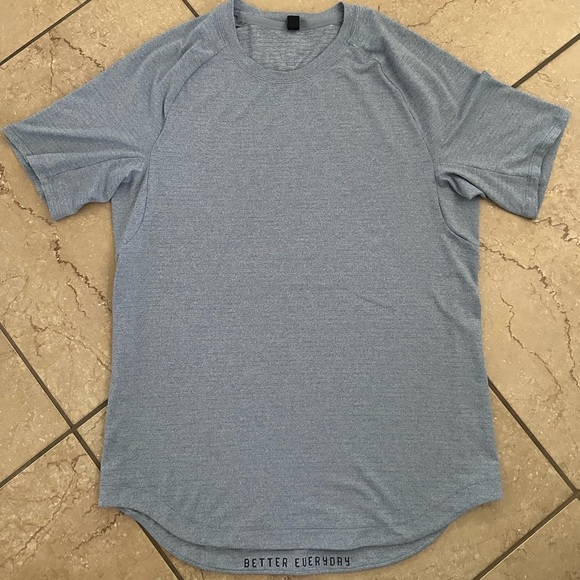 Lululemon Athletica Men’s Light Blue Sport Shirt Size M - Picture 2 of 9